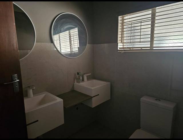 BUSINESS PROPERTY TO RENT IN MENLO PARK